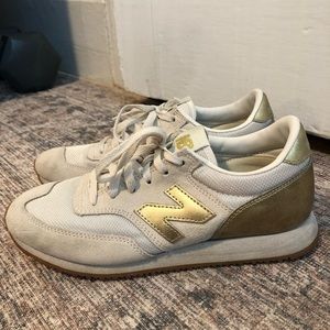 JCrew new balance women’s 620 lifestyle sneakers.